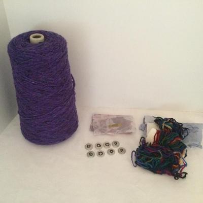1030 Irish Arran Wool Spool and Ceramic Buttons