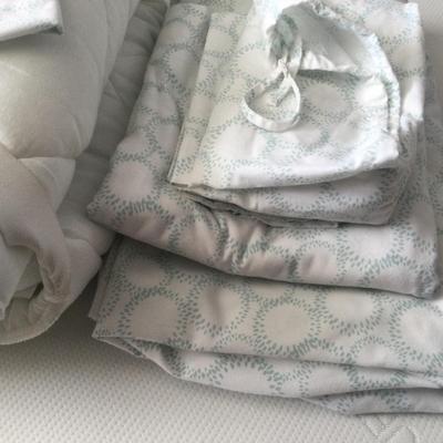 1174 Twin Sheet Lot & Mattress Pad