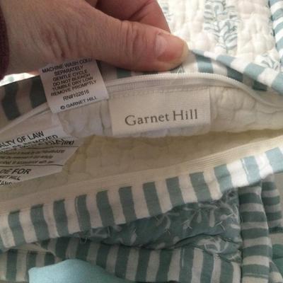 1176 Garnet Hill Twin Bedding Set & New Pillow