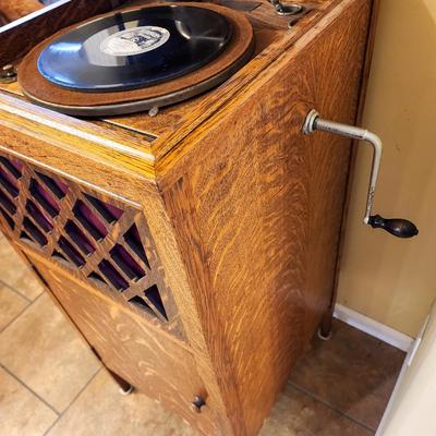 Pathe Freres Antique Phonograph Wind Up Record Player