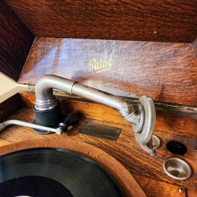 Pathe Freres Antique Phonograph Wind Up Record Player