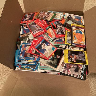 Huge Box of over 5,000 Unsorted Baseball Cards