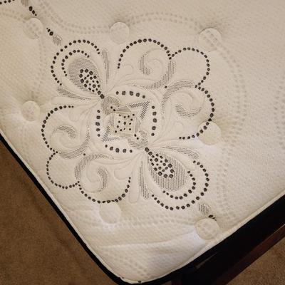 Ashley Hybrid Full Mattress (bed sold separately)