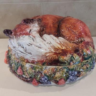 Large Italian Ceramic Chelsea House Sleeping Fox Lidded Dish