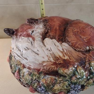 Large Italian Ceramic Chelsea House Sleeping Fox Lidded Dish