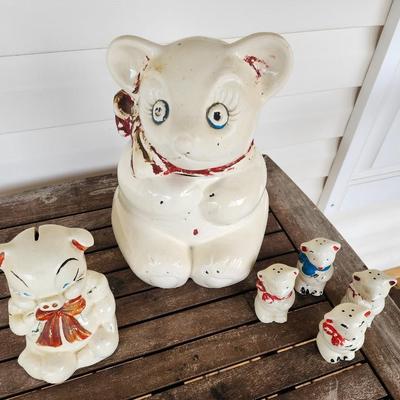 Lot of Ceramic Kitchen Items