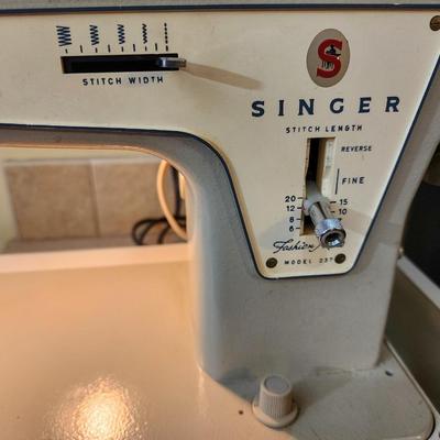 Vintage Singer Sewing Machine, Model 237