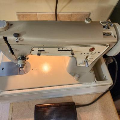 Vintage Singer Sewing Machine, Model 237