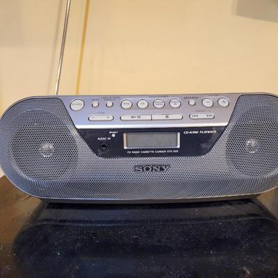 Sony CFD-S05 CD Player and AM/FM radio | EstateSales.org