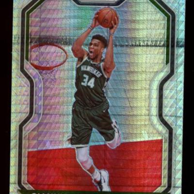 2021 PRIZM GIANNIS ANTETOKOUNMPO SILVER