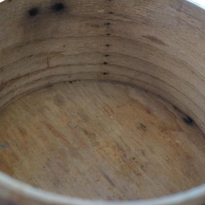 ROUND BAIL HANDLED LIDDED PANTRY BOX/ YARN ART FOR A GARDNER