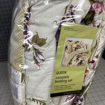 New Queen Bedding Set Complete 