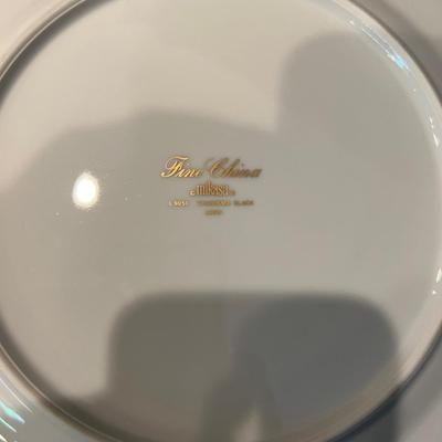 Mikasa Fine China Charisma Black Service for 12+