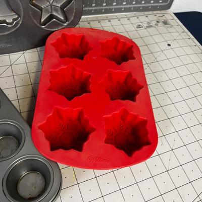 Cookie / Muffin Tins 