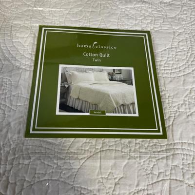 NEW Home Classic Cotton Quilts TWIN Pair of the Same