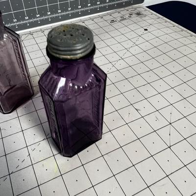 2 GEBHARDT EAGLE Chili Powder  Purple Bottles 