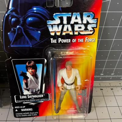(4) Star Wars Power of the Force Set B NEW on the Card