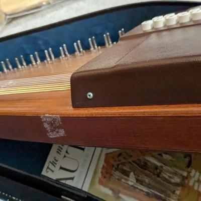 Oscar Schmidt Autoharp w/ Case