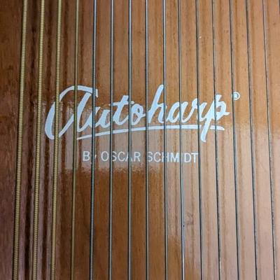 Oscar Schmidt Autoharp w/ Case