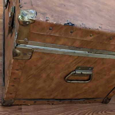 Linen Trunk