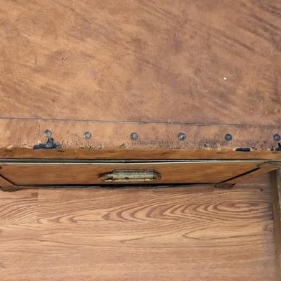 Linen Trunk