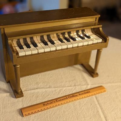 Wonderful Schoenhut Children's Piano