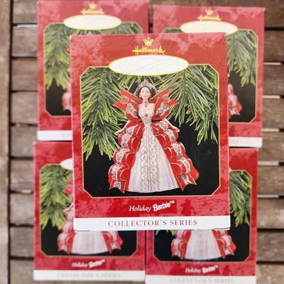 1997 Hallmark Keepsakes Collector Barbie Ornament (NIB)
