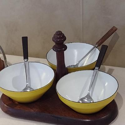 Mid Century Table Service Items includes Enamel Bowl Set and Wood Salt and Pepper Shakers