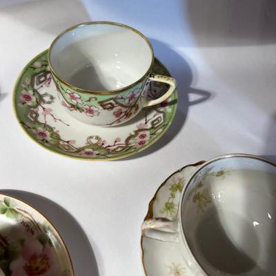 Green Floral Tea Cups w/Saucers (4)