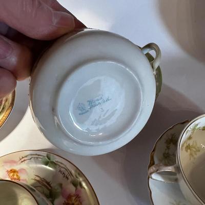 Green Floral Tea Cups w/Saucers (4)