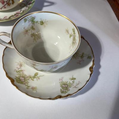 Green Floral Tea Cups w/Saucers (4)