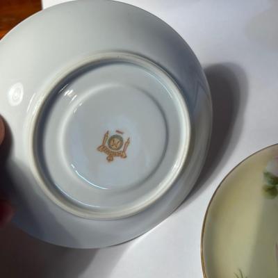 Green Floral Tea Cups w/Saucers (4)