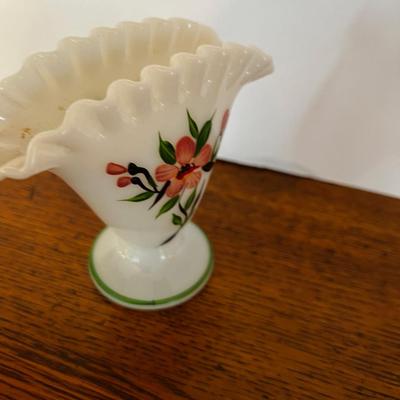 Fenton Milk Glass Fan Vase