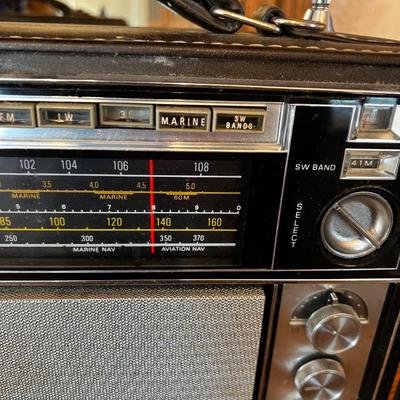 General Electric World Monitor Radio