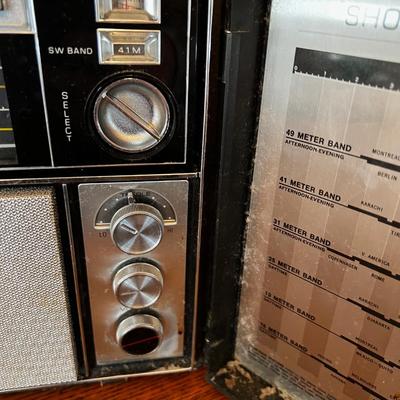 General Electric World Monitor Radio