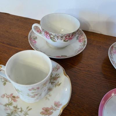 4 Pink Tea Cups and saucers