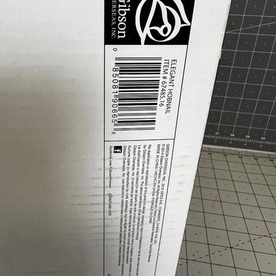 Gibson Elegant Hobnail 16-piece NEW Dinner Set