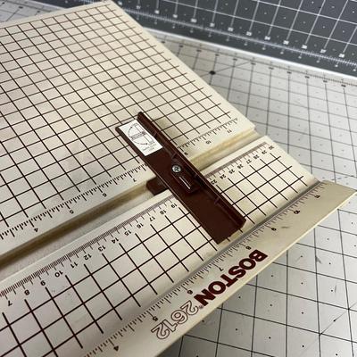 Boston 2612 Paper Cutter