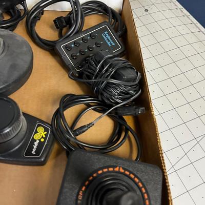 VINTAGE Atari Game Controllers 