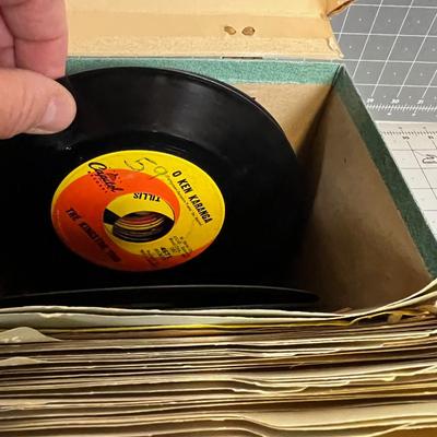Box of 45 Records; A lot of Country 