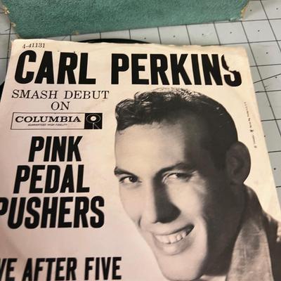 Box of 45 Records; A lot of Country 