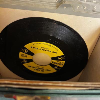 Box of 45 Records; A lot of Country 