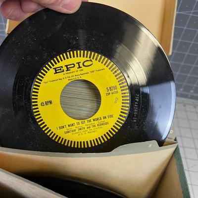 Box of 45 Records; A lot of Country 