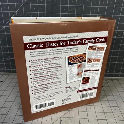Taste of Home Cook Book Like NEW