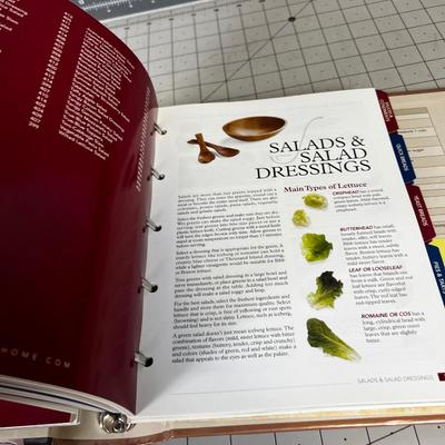 Taste of Home Cook Book Like NEW