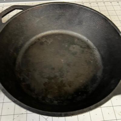 LODGE Dutch Oven Skillet