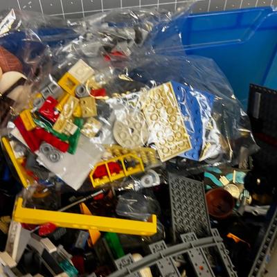 Giant! Tub of LEGOS AWESOME!