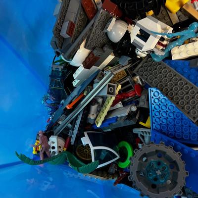 Giant! Tub of LEGOS AWESOME!