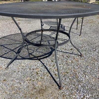 101 Davenport Stackable Metal Patio Arm Chairs & Round Metal Patio Table