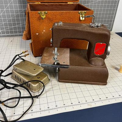 Vintage Weld Seam Feather Weight Sewing Machine 